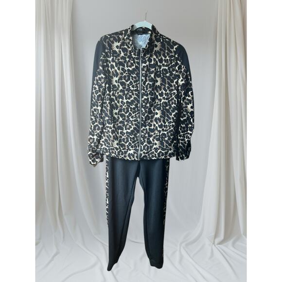 Animal Print Active Wear Set Size L Like New - Picture 1 of 5